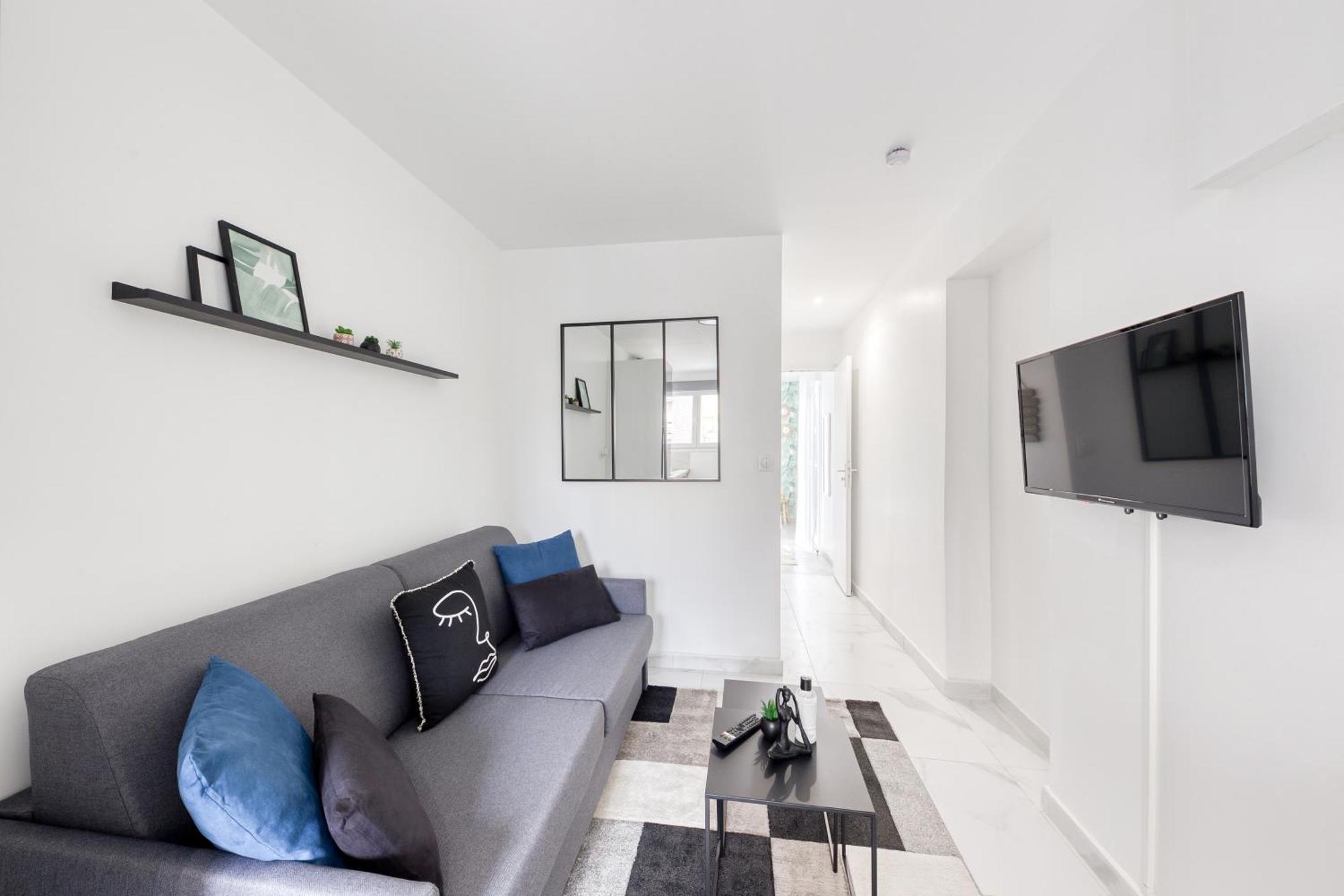 Appartement - 4 Personnes - Parking Prive - Metro 7 - Rer B La Courneuve Exteriör bild