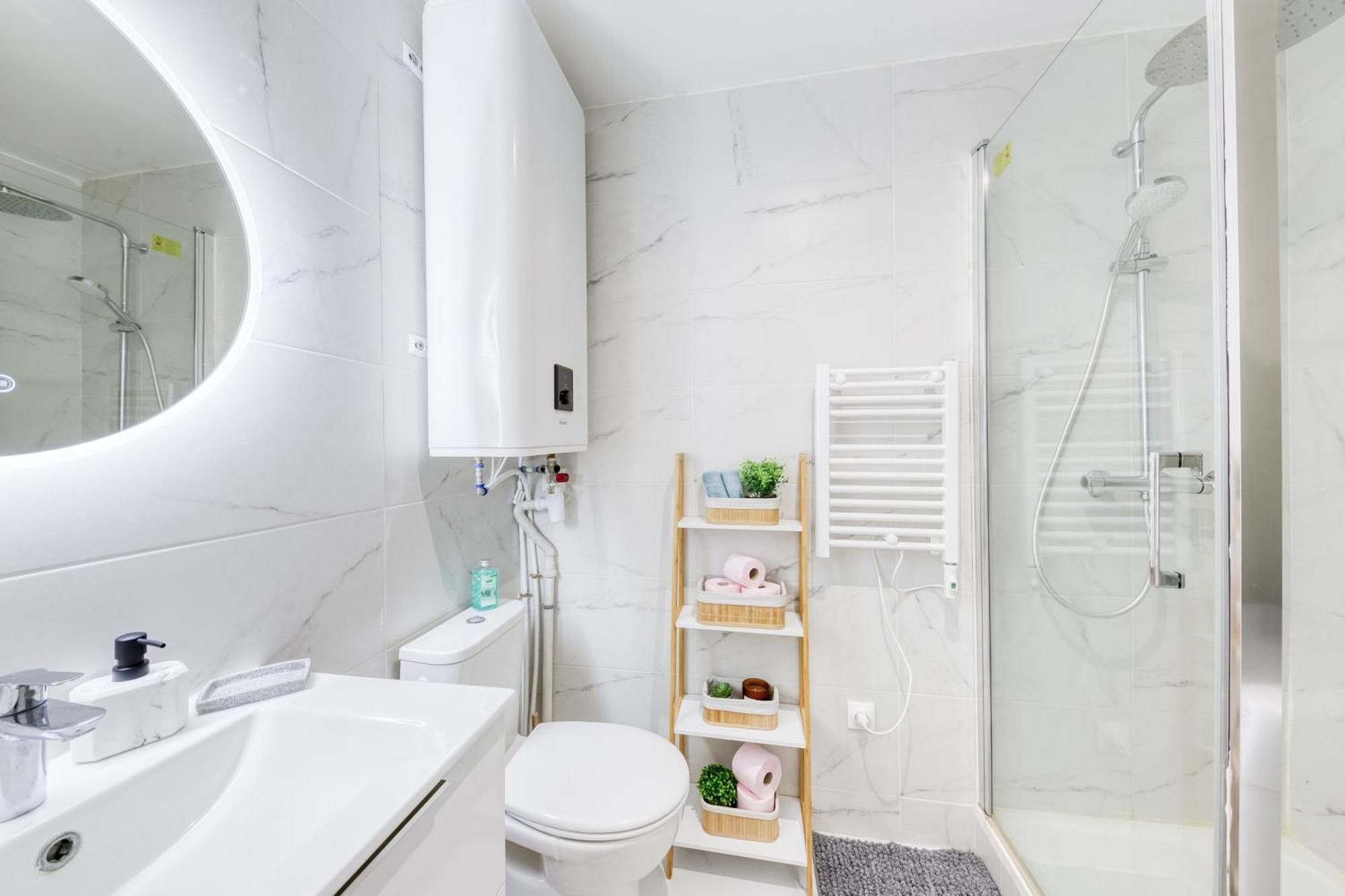 Appartement - 4 Personnes - Parking Prive - Metro 7 - Rer B La Courneuve Exteriör bild